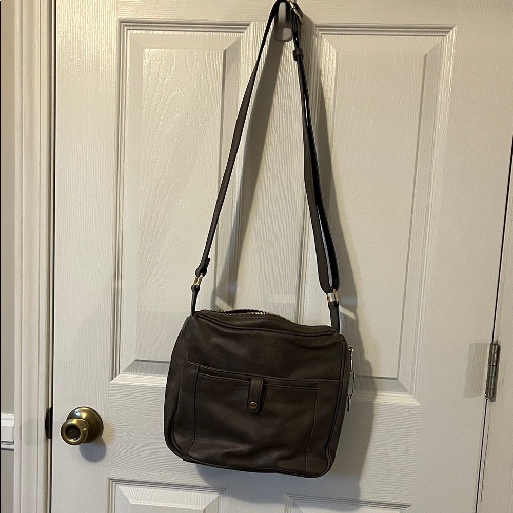 Jessie&James concealed carry bag/purse. Never used. Gray color